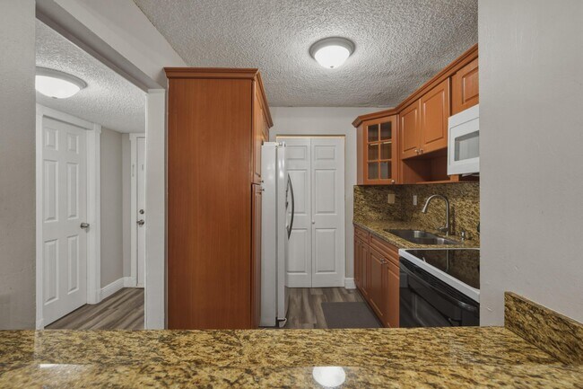 Building Photo - 468 NE 206th Ln