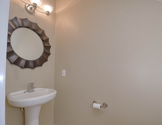 Building Photo - 107 Cove W