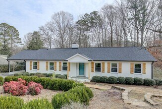 Building Photo - 4 Bed | 2 Bath House in Raleigh