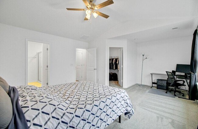 Building Photo - 770 Trotters Ln