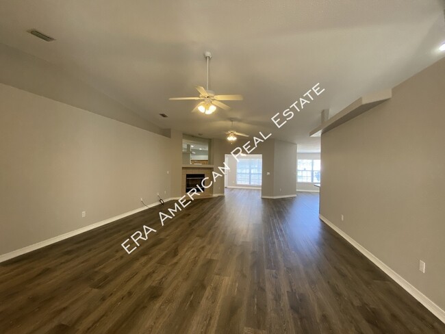 Building Photo - 2110 Bahama Dr