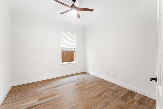 Building Photo - 201 Bristlecone Bend