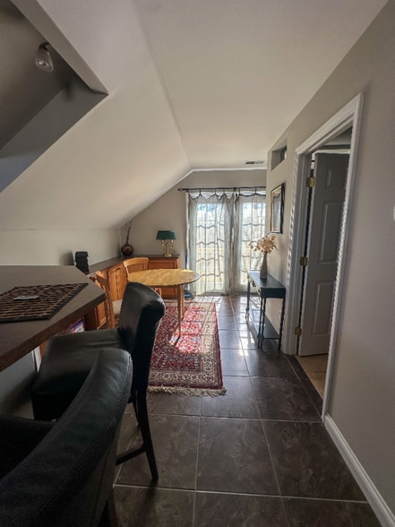 Building Photo - 288 38th Ave N