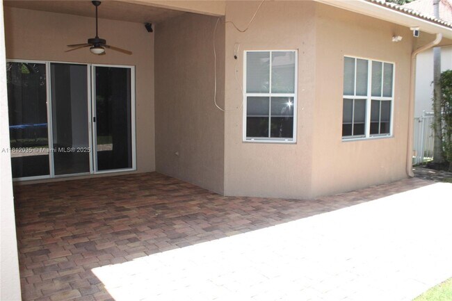 Building Photo - 1342 Crossbill Ct