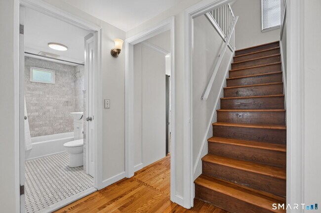 Building Photo - 47 Clearview Ave