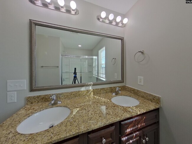 Building Photo - 653 Dawsons Park Wy