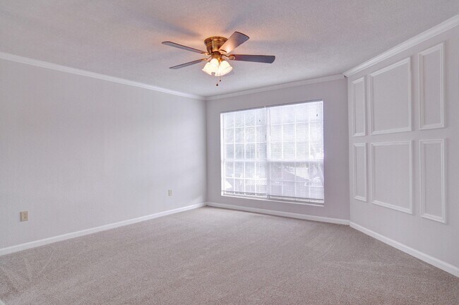 Building Photo - 2501 Country Creek Ln
