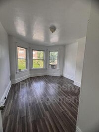 Building Photo - 585 Forest Ave
