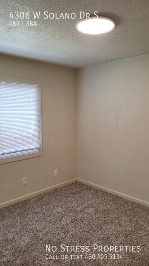 Building Photo - 4306 W Solano Dr S
