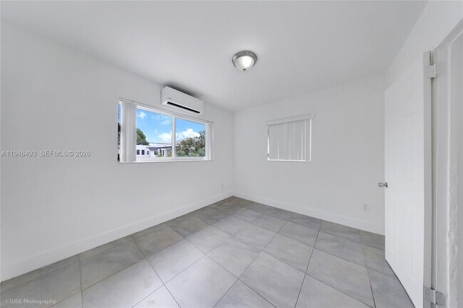 Building Photo - 1145 NW 3rd St