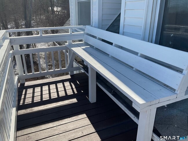 Building Photo - 405 Mohegan Ave Pkwy