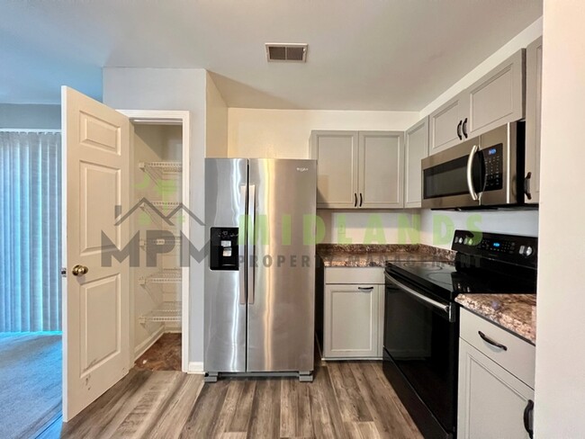 Building Photo - 168 Springway Dr