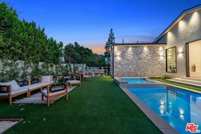 Building Photo - 14647 Morrison St