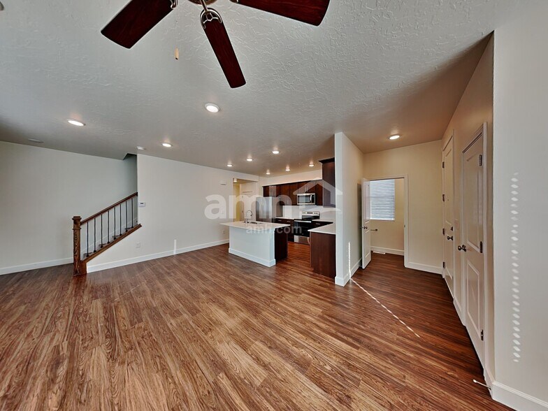 Building Photo - 6776 Silver Creek Dr