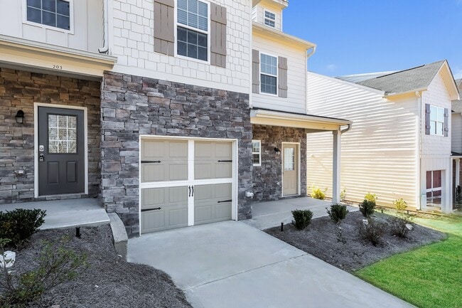 Building Photo - 207 Riley Cir