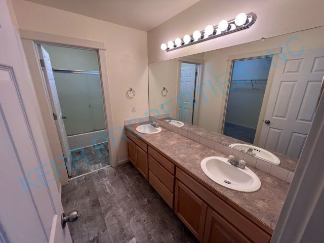 Building Photo - 21125 Pebble Ln
