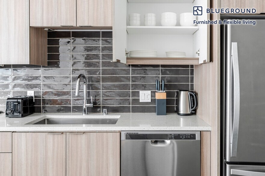 Building Photo - 238 13th St