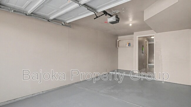 Building Photo - 43018 Burlington Dr