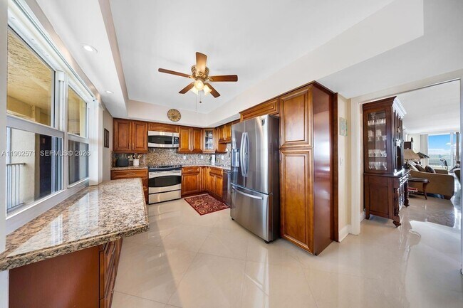 Building Photo - 3095 N Course Dr