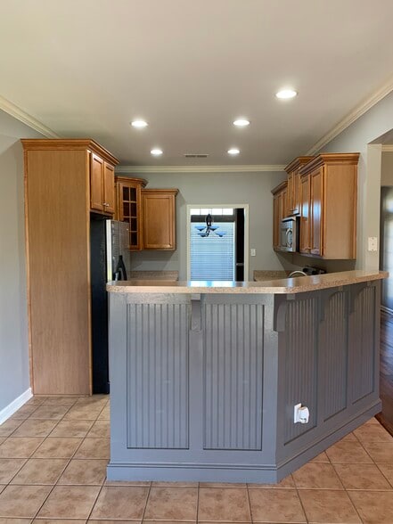 Building Photo - 1695 Berryhill Rd