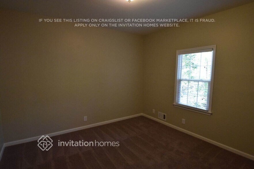 Building Photo - 725 Redlion Run