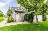 Building Photo - Beautiful Updated 3 Bedroom Condo with A/C, Garage & Fireplace in Forsythia Place!