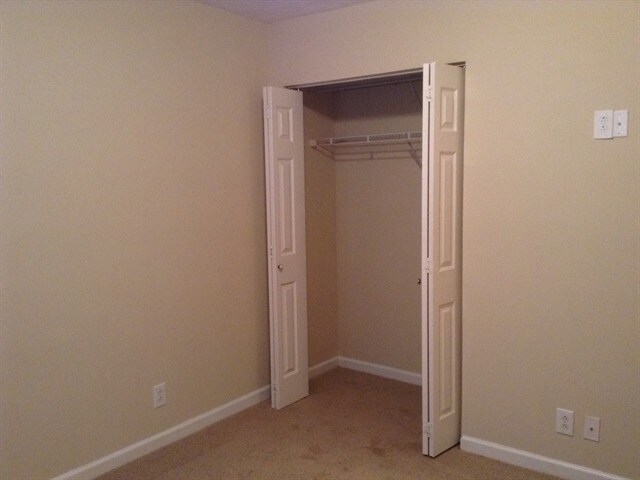 Building Photo - 3000 S Waterford Ct