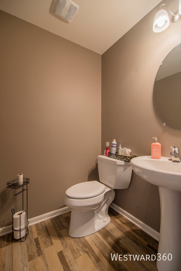 Building Photo - 2971 Ellsworth Dr