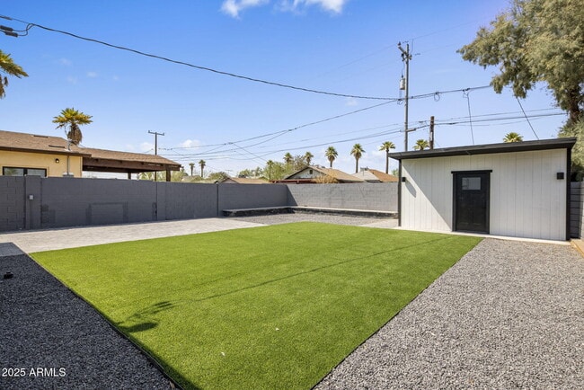 Building Photo - 1440 E Pierce St