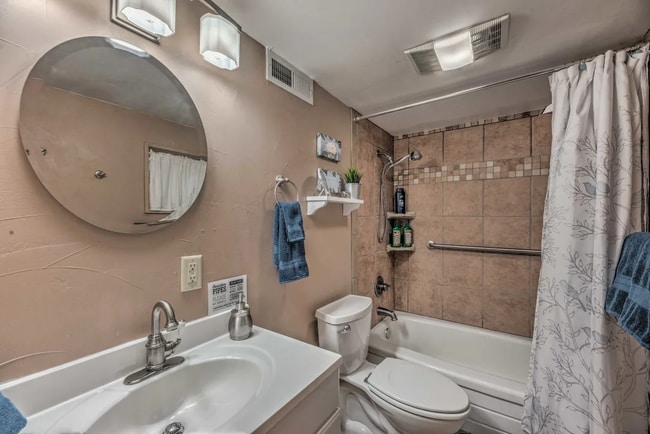 Building Photo - 110 Pippin St