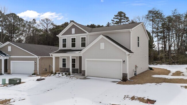 Building Photo - 4 Bedroom/3 Bath Sanford