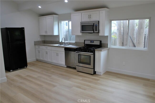 Primary Photo - 7053 Corbin Ave