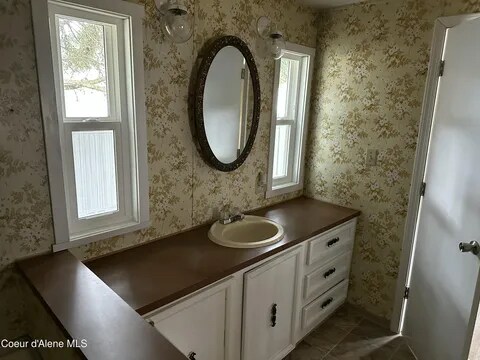 Building Photo - 608 S Meadowdale Ave