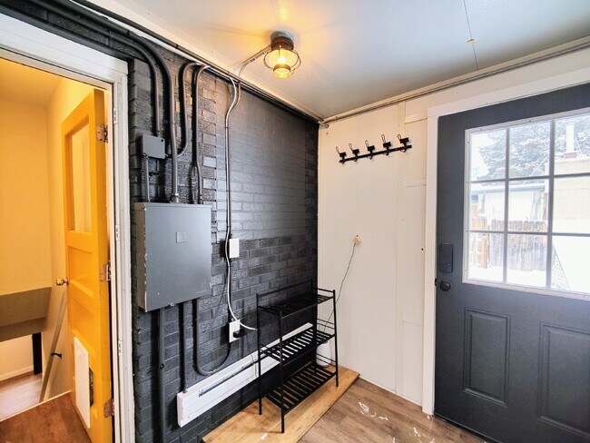 Building Photo - 7770 S Kit Carson Dr