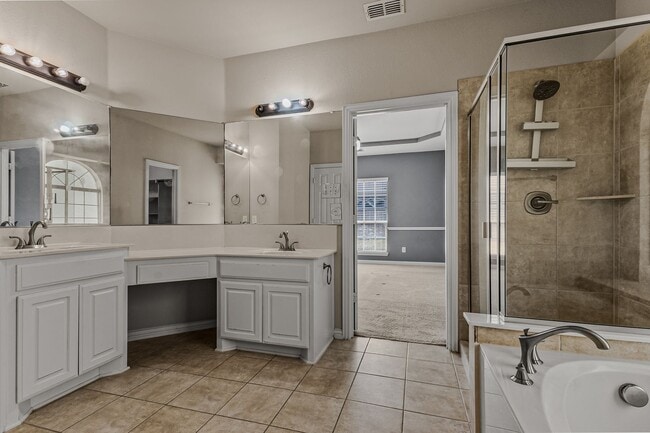 Building Photo - 14020 Sparrow Hill Dr