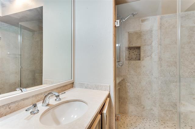 Building Photo - 11310 Park Central Pl