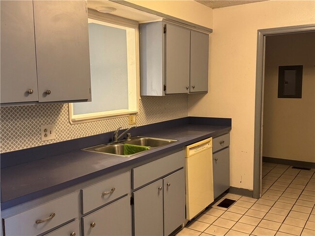 Building Photo - 1114 A Mockingbird Ln