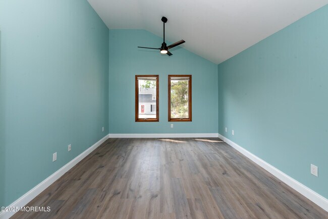 Building Photo - 813 Cable Dr