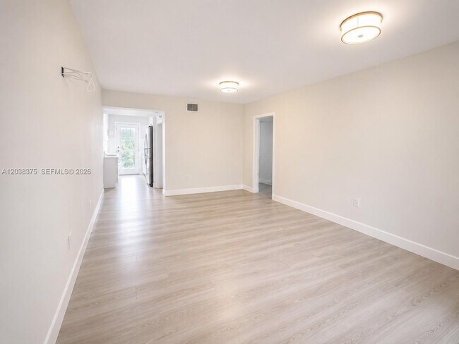 Building Photo - 3530 SW 9th Terrace