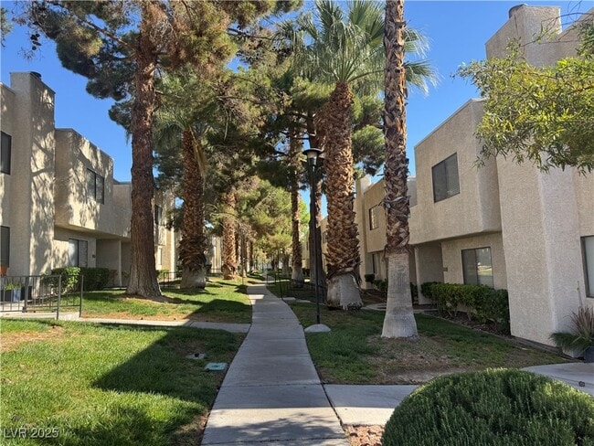 Primary Photo - 2647 Jacyra Ave