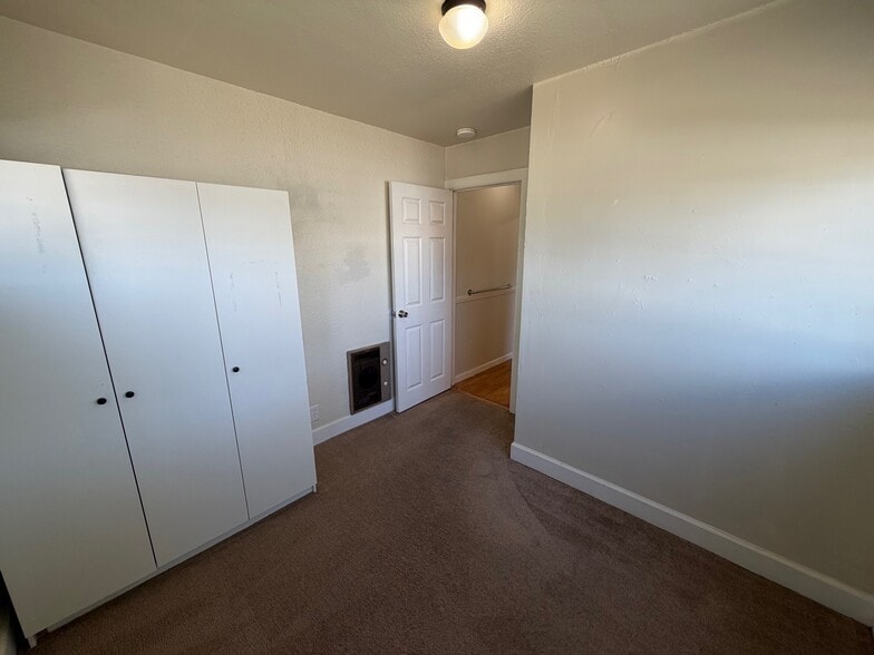 Building Photo - 1311 S 3rd Ave