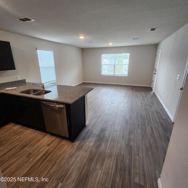 Building Photo - 6547 Sweetbay Ln