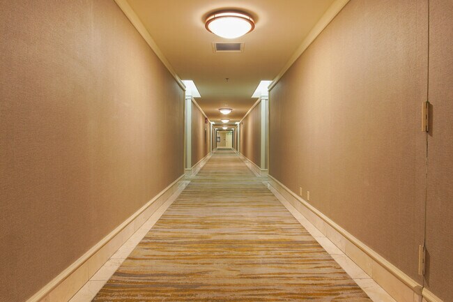 Building Photo - 251 Crandon Blvd