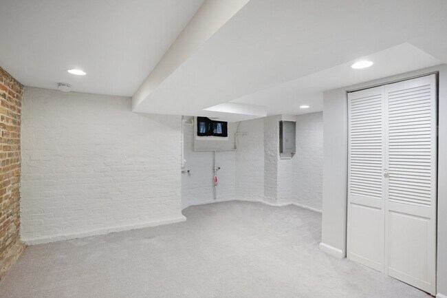 Building Photo - Charming Capitol Hill House| Don't miss the 3D-TOUR!