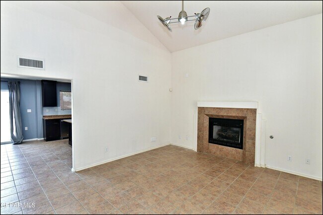 Building Photo - 6372 Franklin Ridge Dr