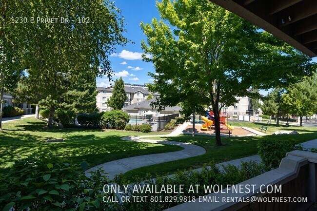 Building Photo - 1230 Privet Dr