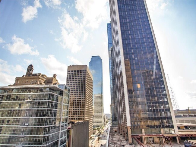 Building Photo - 1505 Elm St