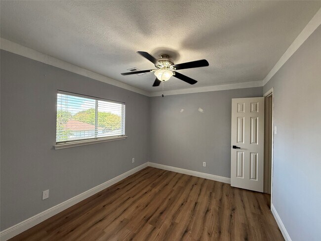 Building Photo - 17526 Coventry Oaks Dr