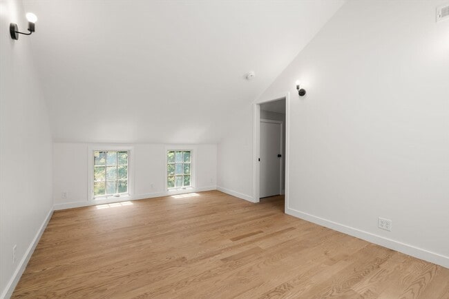 Building Photo - 157 Farm Rd