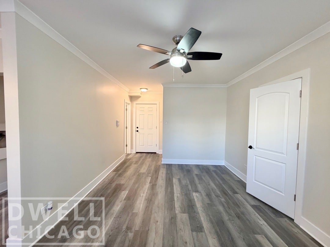 Building Photo - 3825 N Greenview Ave